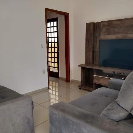 Bela Casa Com Churrasqueira E Estacionamento Villa โอลิมเปีย ภายนอก รูปภาพ