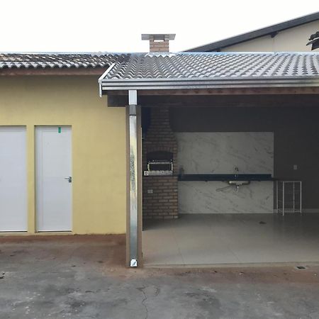 Bela Casa Com Churrasqueira E Estacionamento Villa โอลิมเปีย ภายนอก รูปภาพ