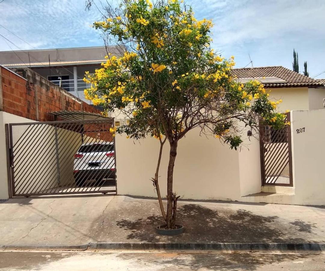 Bela Casa Com Churrasqueira E Estacionamento Villa โอลิมเปีย ภายนอก รูปภาพ